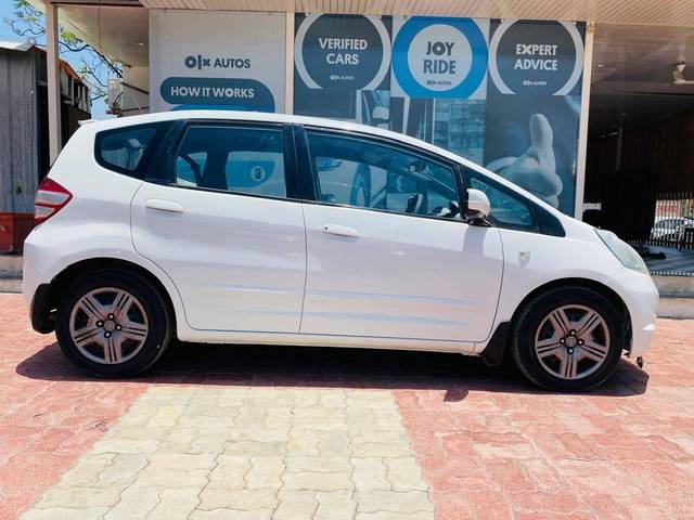 https://images10.gaadi.com/usedcar_image/4301819/original/processed_bba4bd882d20b7aed5e6183ecc35fd46.jpg?imwidth=6401