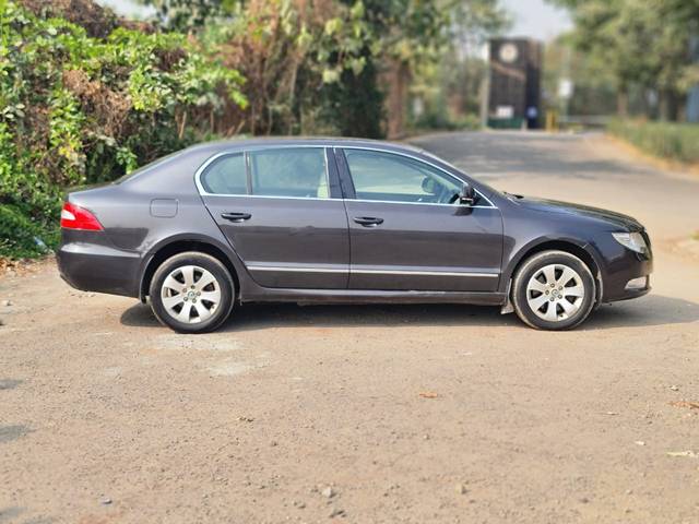 https://images10.gaadi.com/usedcar_image/4301893/original/8ea7ab7c6148115fdb5e7a87a2d77b58.jpeg?imwidth=6402