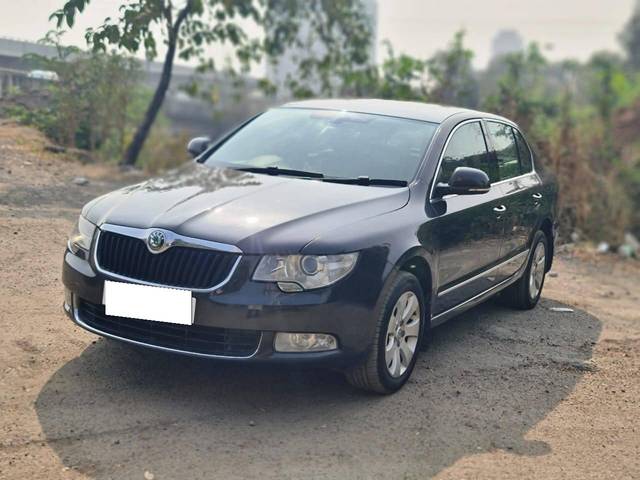 https://images10.gaadi.com/usedcar_image/4301893/original/processed_2cd3af1b50485decde26c8bed2339b09.jpeg?imwidth=6401