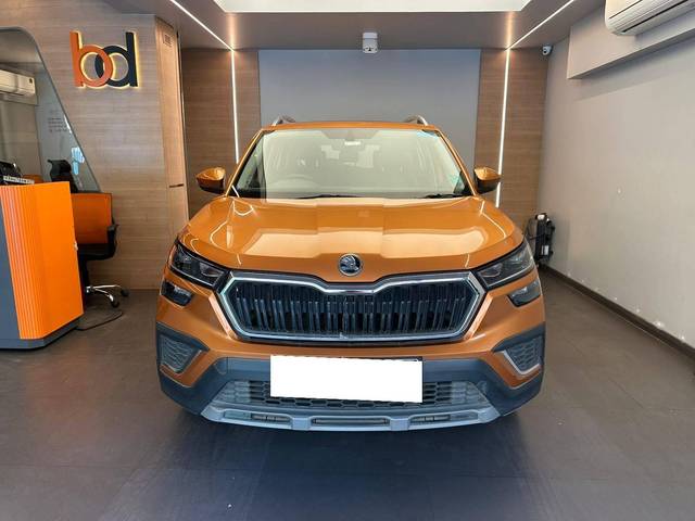 https://images10.gaadi.com/usedcar_image/4301916/original/processed_952ae5f85b7b08586d2b1d16a3919231.jpeg?imwidth=6400