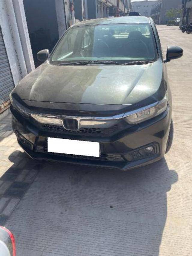 https://images10.gaadi.com/usedcar_image/4301937/original/7b39787f00aa01ccff9c15798a4eab94.jpg?imwidth=6400