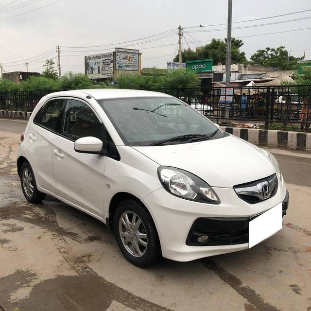 https://images10.gaadi.com/usedcar_image/4301967/original/processed_a0b04d84f7015bbe73bcbda28d4f3680.jpg?imwidth=6400