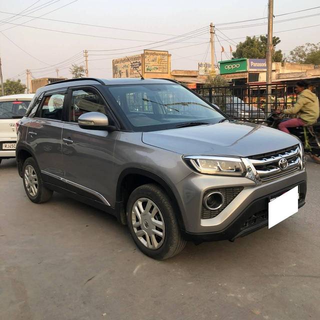 https://images10.gaadi.com/usedcar_image/4301976/original/processed_fbbb42a65be75eda45f4d7c59ceeae05.jpg?imwidth=6400