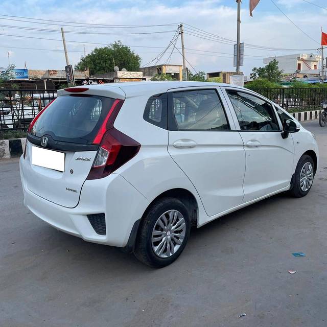 https://images10.gaadi.com/usedcar_image/4302031/original/processed_74879f7ffc8ee46079ee8031c4253905.jpg?imwidth=6401