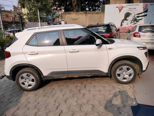 https://images10.gaadi.com/usedcar_image/4302034/original/processed_80a5bcf382eba95c5560be4311f57c89.jpg?imwidth=6401