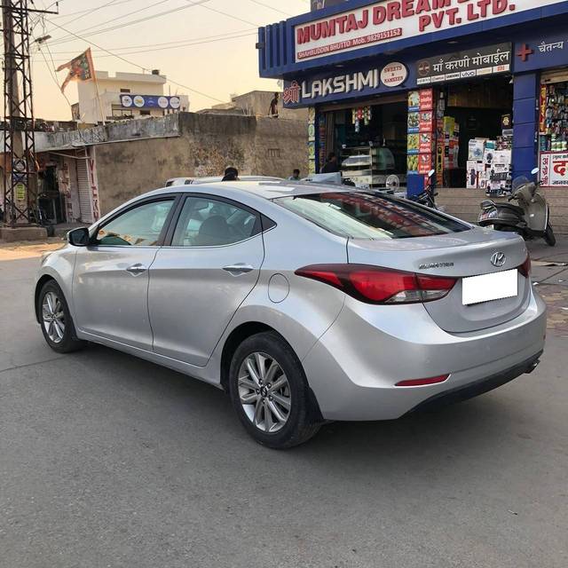 https://images10.gaadi.com/usedcar_image/4302042/original/processed_5775e64e7cec5b5ef29f616db57b4ae4.jpg?imwidth=6402