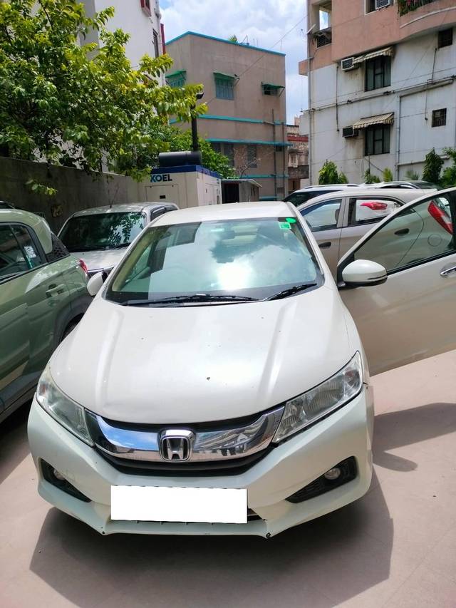 https://images10.gaadi.com/usedcar_image/4302067/original/processed_b10f5f9437f918393b77ea8c770631c3.jpg?imwidth=6400