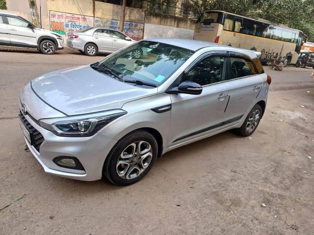 https://images10.gaadi.com/usedcar_image/4302163/original/processed_6e9acb4b882ad5b2a733bac3aaf7e12d.jpg?imwidth=6400