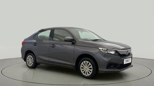 https://images10.gaadi.com/usedcar_image/4302174/original/0e0a669d66e0da087bdf1dbb6ac06cea.jpg?imwidth=6400