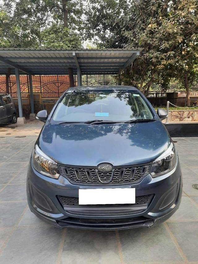 https://images10.gaadi.com/usedcar_image/4302191/original/processed_e38ebc08a5eb76a153a489be898354c7.jpg?imwidth=6402