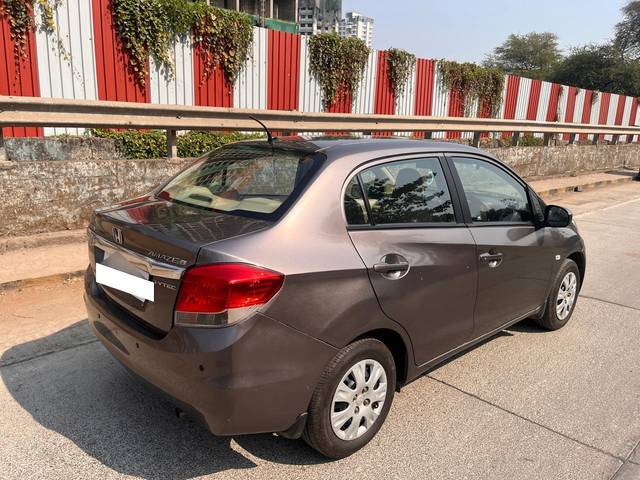 https://images10.gaadi.com/usedcar_image/4302207/original/processed_61509e8fe3bf31d3755f5e2fa271ca2c.jpg?imwidth=6402