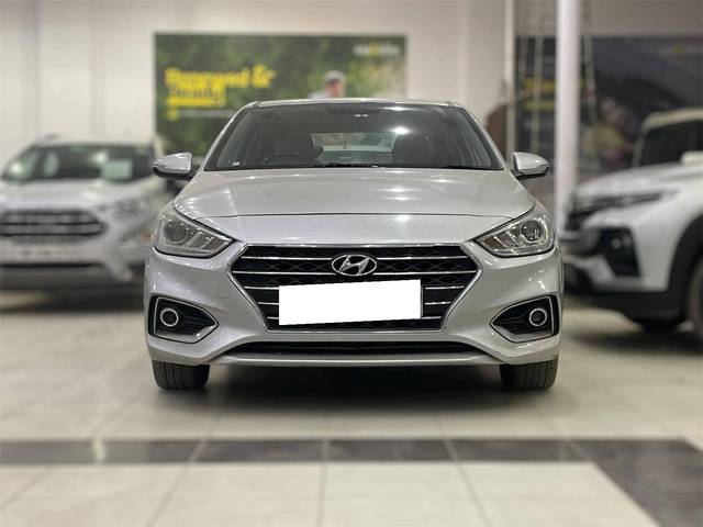 https://images10.gaadi.com/usedcar_image/4302275/original/processed_ce6c17da2d3d3140592b37a9c7a04cf9.jpg?imwidth=6402