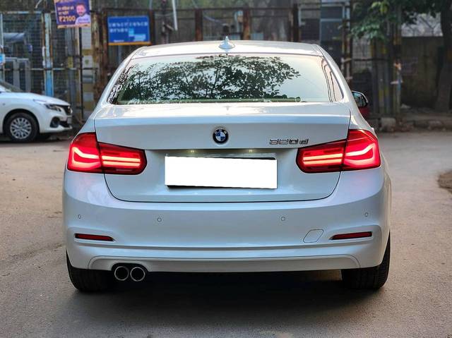 https://images10.gaadi.com/usedcar_image/4302288/original/processed_bc9349be5fd58e6a528602c01bd54696.jpg?imwidth=6402