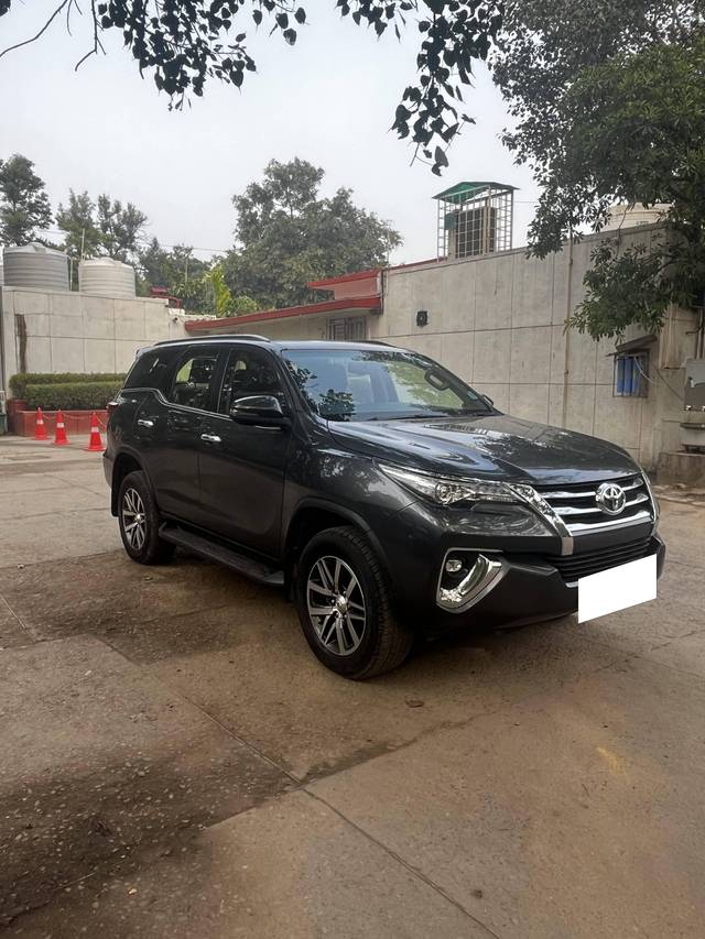 https://images10.gaadi.com/usedcar_image/4302326/original/processed_bd243bfe4cbce7c03656538084e28d7f.jpeg?imwidth=6400