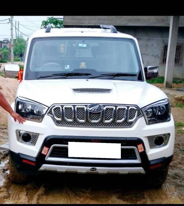 https://images10.gaadi.com/usedcar_image/4302357/original/processed_2242d078-ae0a-40d4-98c3-83a485e92066.jpg?imwidth=6400