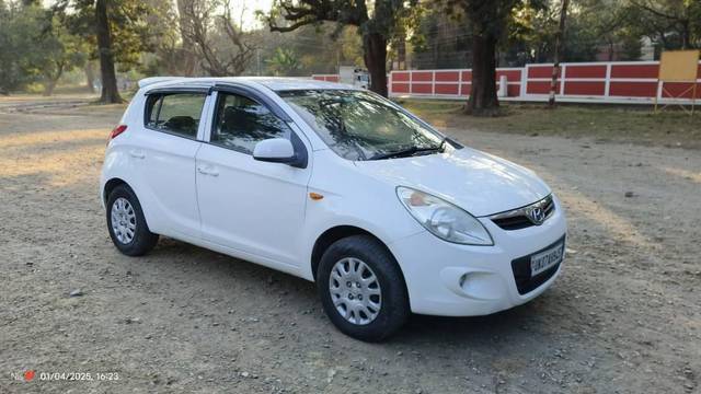 https://images10.gaadi.com/usedcar_image/4302381/original/processed_f502a166-d81a-4b57-b91b-531f976ec1ec.jpg?imwidth=6402