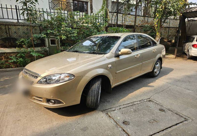 https://images10.gaadi.com/usedcar_image/4302425/original/f5d1f2d1f66e9ef02076c39bedd88278.jpg?imwidth=6402