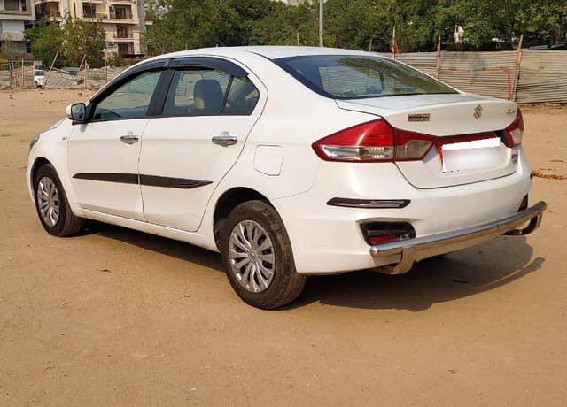 https://images10.gaadi.com/usedcar_image/4302438/original/processed_b0b20680dadad1e510439833a4ef87d8.png?imwidth=6402