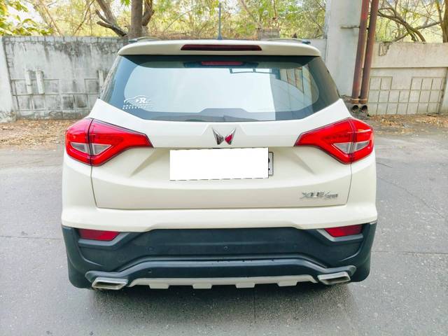 https://images10.gaadi.com/usedcar_image/4302472/original/processed_50a8c7b4d4400968f88e3488ac2786da.jpeg?imwidth=6402