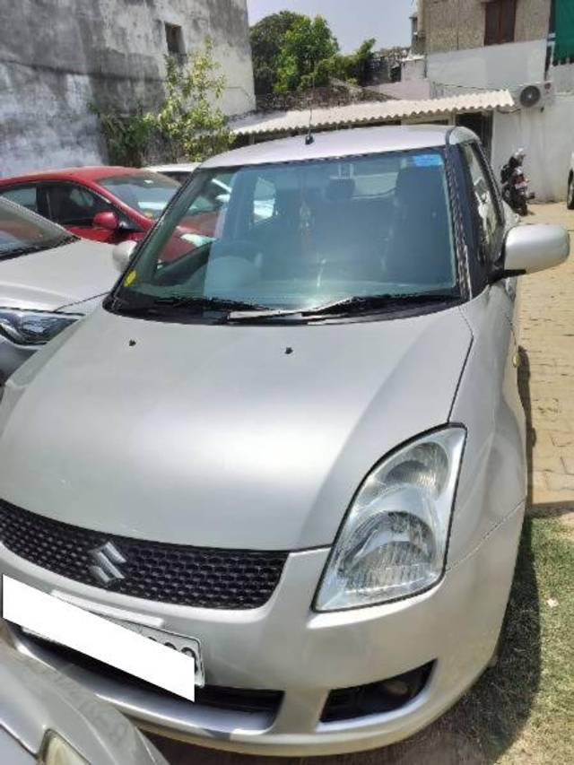 https://images10.gaadi.com/usedcar_image/4302475/original/processed_31c5e0b0-a4f1-4d21-a717-88e6b2470409.jpg?imwidth=6400