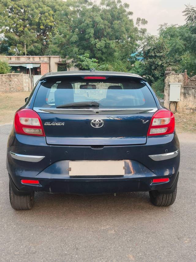 https://images10.gaadi.com/usedcar_image/4302493/original/processed_f8c17d45cdfd6d05039a71f97c15028d.jpg?imwidth=6402