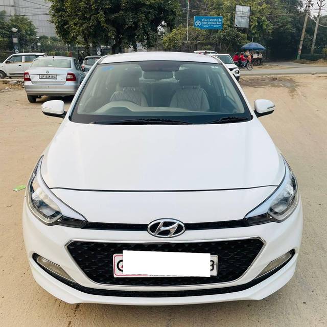 https://images10.gaadi.com/usedcar_image/4302505/original/processed_e17d868c3f87598ec38b24e8f389e6d3.jpg?imwidth=6400