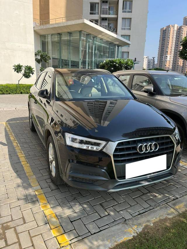 https://images10.gaadi.com/usedcar_image/4302547/original/processed_7092b52e7b51da3edbc29681446d0b00.jpg?imwidth=6400