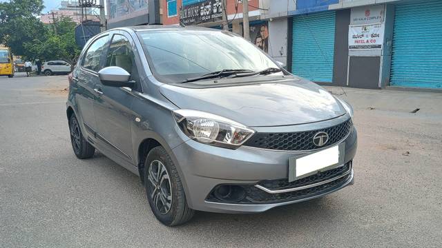 https://images10.gaadi.com/usedcar_image/4302550/original/processed_b425311fccb7a349b8b848e140ce639c.jpg?imwidth=6400