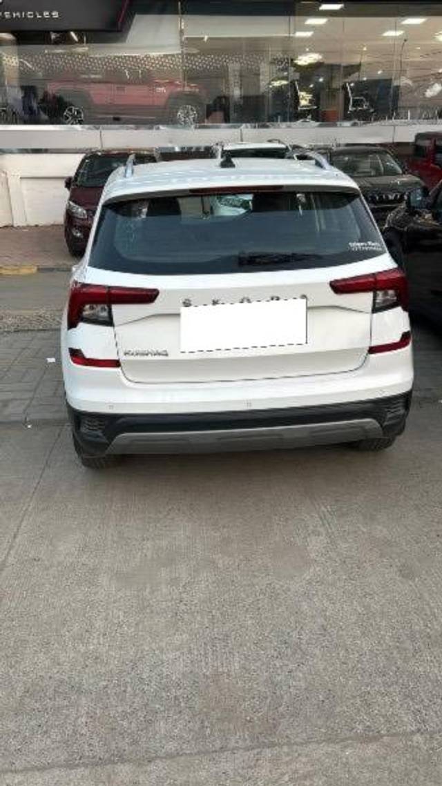 https://images10.gaadi.com/usedcar_image/4302557/original/processed_14ba21c2-1eaa-45ff-940d-d470b43e4a1d.jpg?imwidth=6401