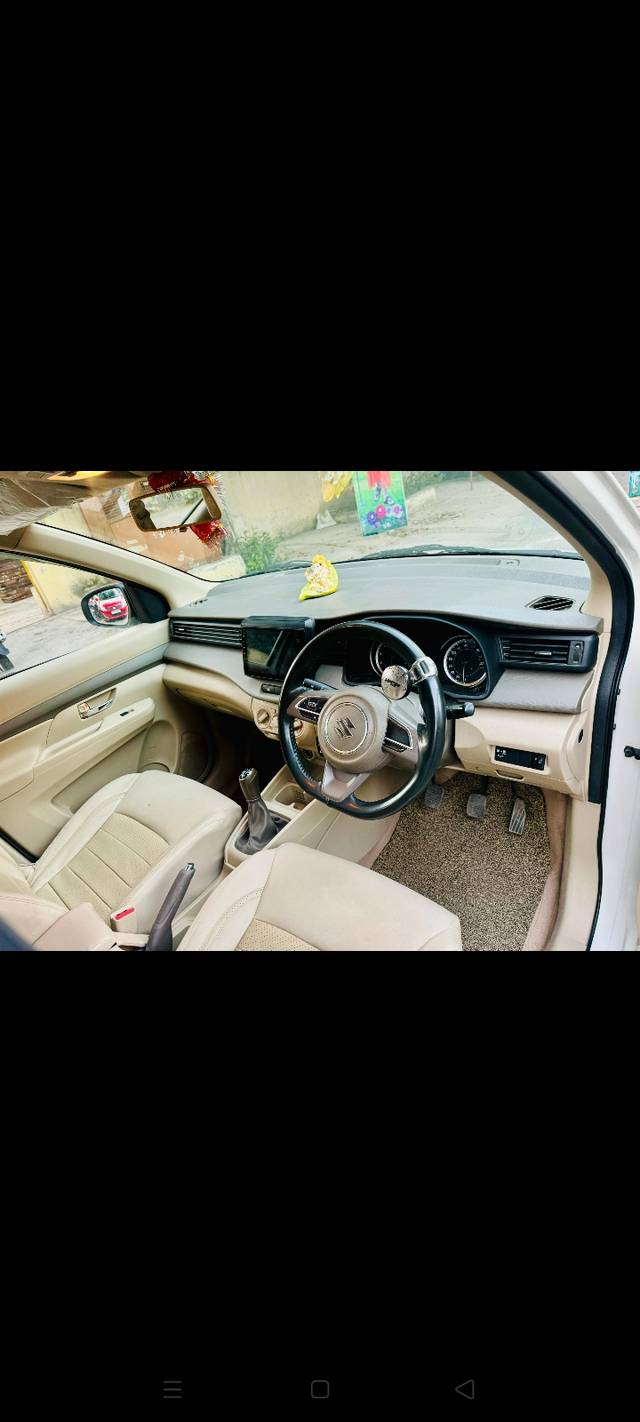 https://images10.gaadi.com/usedcar_image/4302582/original/33f245c5c340c16a589c56e74d76273d.jpg?imwidth=6402