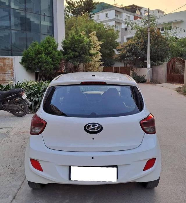 https://images10.gaadi.com/usedcar_image/4302583/original/processed_7c8d669b164947c8b4096b92e35ad173.jpeg?imwidth=6402