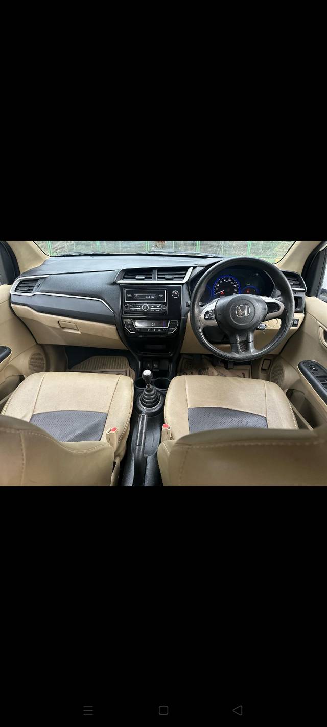 https://images10.gaadi.com/usedcar_image/4302650/original/705803376ef76d383ee8aeef05243309.jpg?imwidth=6402