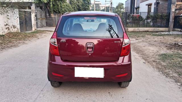 https://images10.gaadi.com/usedcar_image/4302666/original/processed_16e9f9fa6a4ca72f766c1900d97cbf96.jpg?imwidth=6402