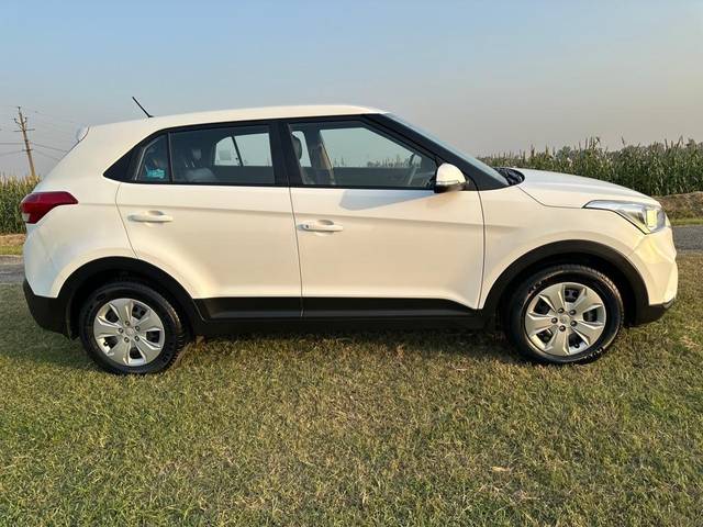 https://images10.gaadi.com/usedcar_image/4302708/original/processed_644e653ae4ecb294db49bcf140a4fb46.jpg?imwidth=6401