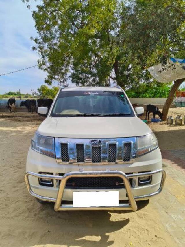 https://images10.gaadi.com/usedcar_image/4302721/original/processed_b5039eec-e1d5-4ec9-9472-96a49e4aab38.jpg?imwidth=6400