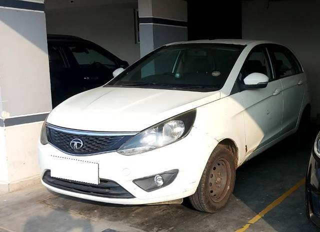 https://images10.gaadi.com/usedcar_image/4302760/original/processed_b341fe13-e8f4-46c0-8d9e-4d027b3d471e.jpg?imwidth=6400