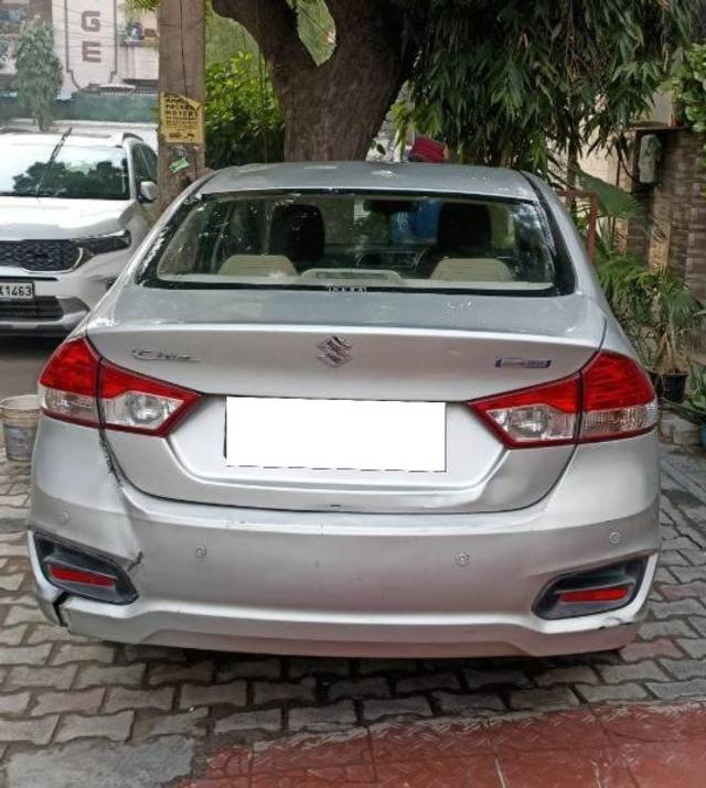 https://images10.gaadi.com/usedcar_image/4302761/original/processed_07a20d09-5292-4c9a-b8c3-f66b7a2d995c.jpg?imwidth=6402