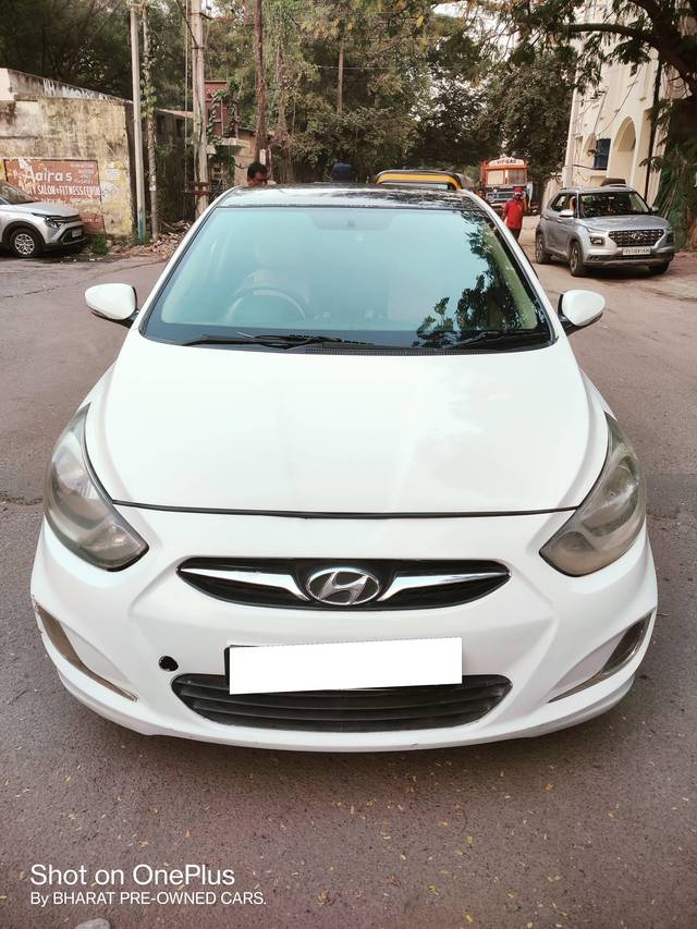 https://images10.gaadi.com/usedcar_image/4302803/original/processed_32f84329fb8fdf7f8dd8adf0ba5f5d3e.jpg?imwidth=6402