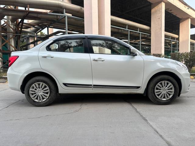 https://images10.gaadi.com/usedcar_image/4302807/original/processed_7601dbc5180cf99124d2b762a168c780.jpg?imwidth=6401