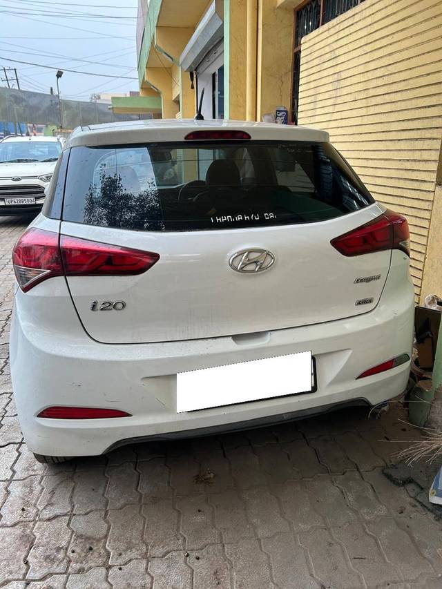 https://images10.gaadi.com/usedcar_image/4302854/original/processed_62d7f4a53be5c254a813267d18482011.jpg?imwidth=6401