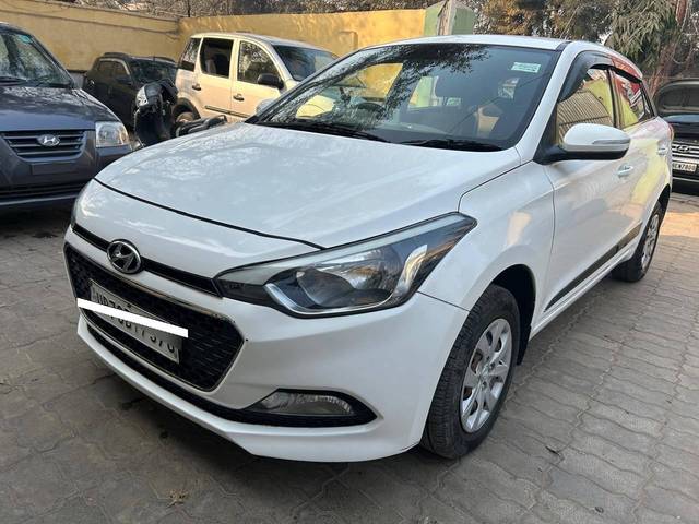 https://images10.gaadi.com/usedcar_image/4302858/original/processed_9dc8c5071a699f2bb9e094280404f787.jpg?imwidth=6402