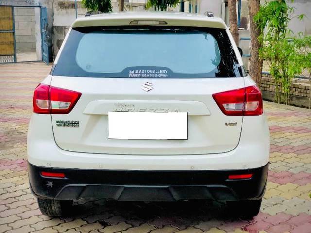 https://images10.gaadi.com/usedcar_image/4302913/original/processed_299da8a9-acf7-476e-9991-45e5b7697cc9.jpg?imwidth=6402