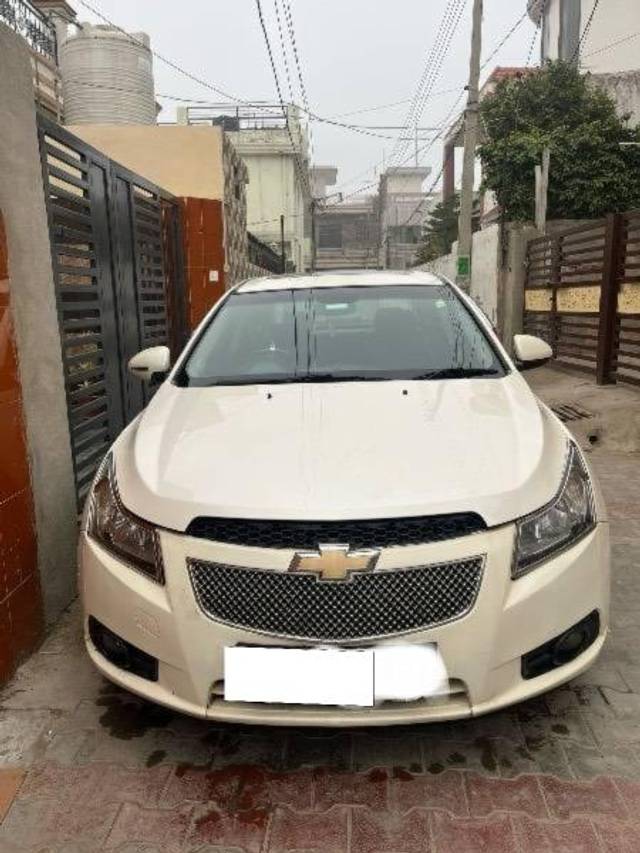 https://images10.gaadi.com/usedcar_image/4302922/original/processed_5db81254-0dc9-4f75-9ff6-356db78b375a.jpg?imwidth=6400