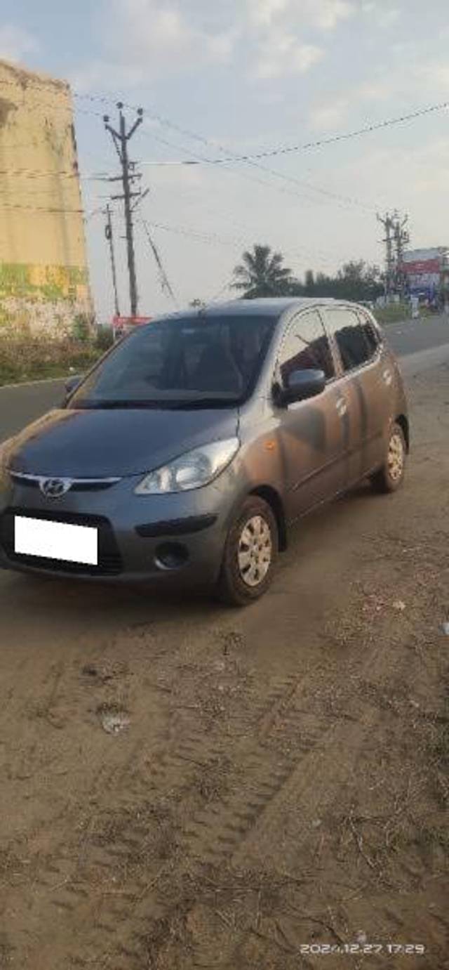 https://images10.gaadi.com/usedcar_image/4302970/original/processed_7dd312a0-f0e8-47d5-8d03-c27dc5813eda.jpg?imwidth=6402