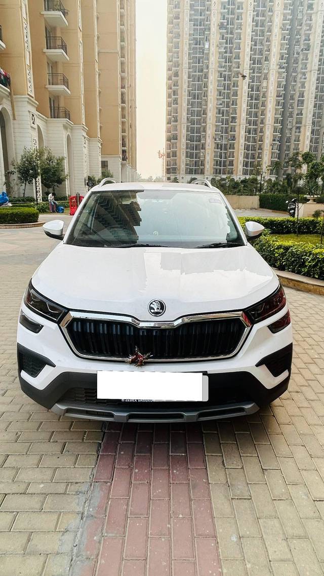 https://images10.gaadi.com/usedcar_image/4302989/original/processed_790ac3ac-901c-434c-bd71-67785911b3ec.jpeg?imwidth=6400