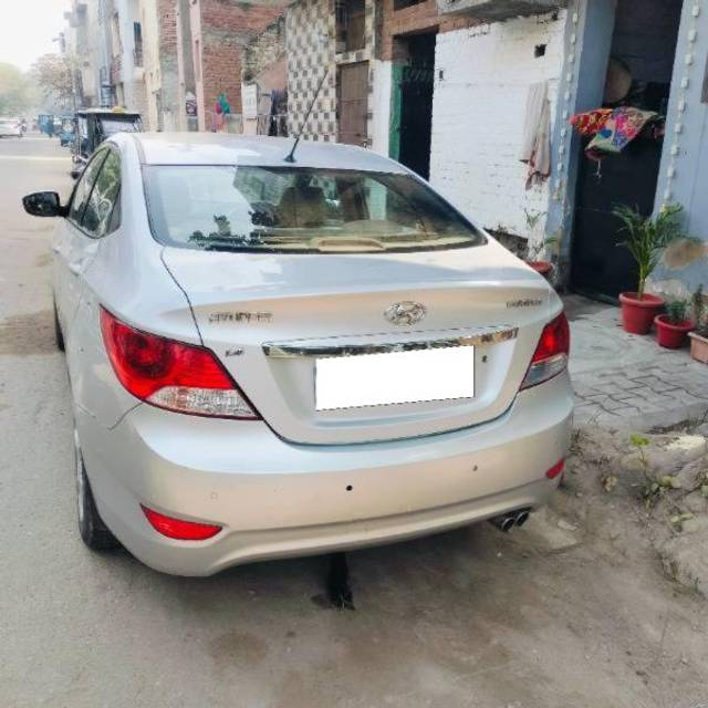 https://images10.gaadi.com/usedcar_image/4303000/original/processed_c2ee9eb1-8352-4ec8-94d4-79f4b89d1390.jpg?imwidth=6401