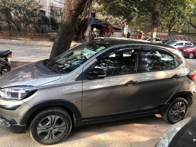 https://images10.gaadi.com/usedcar_image/4303049/original/d5f7033c65ac98e2482b6ccf766b4234.jpg?imwidth=6402