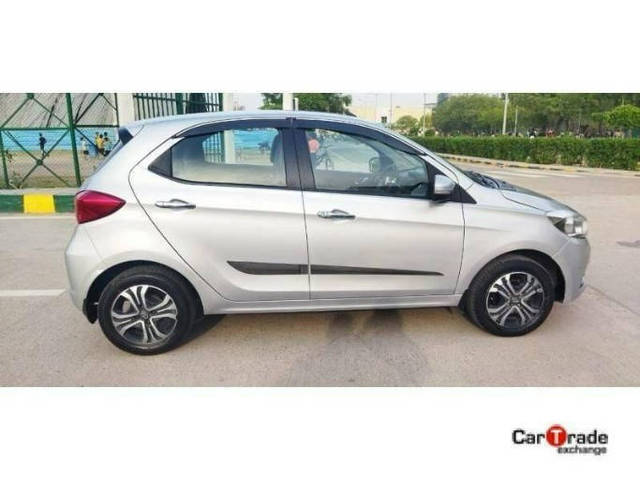 https://images10.gaadi.com/usedcar_image/4303103/original/processed_b78897ace0fe1c06477c5a878b680b31.png?imwidth=6400