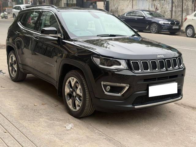 https://images10.gaadi.com/usedcar_image/4303122/original/processed_0d276025e95f7cc18b60fa84260c6eb7.jpg?imwidth=6400