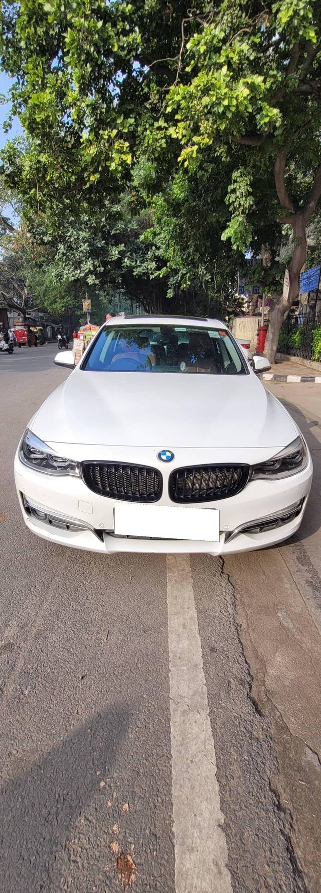 https://images10.gaadi.com/usedcar_image/4303142/original/processed_80df81cf220cb6cc7fbcca24ee9b9b70.jpg?imwidth=6400